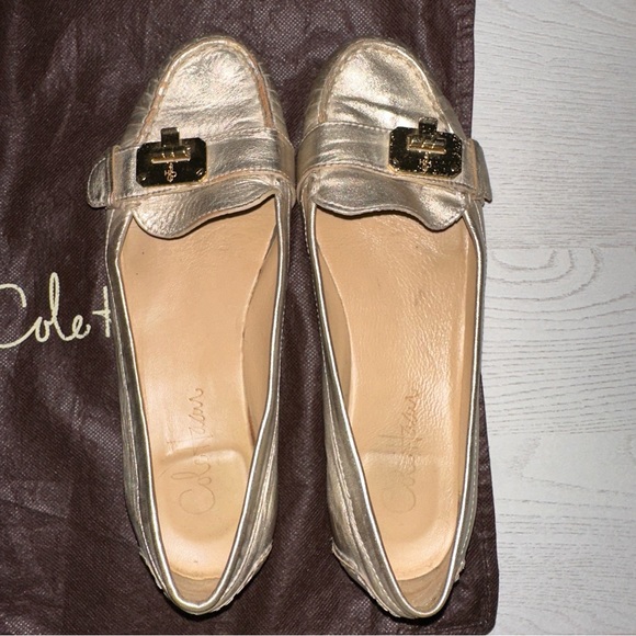 very comfortable and always in style, leather combinable color, dust cover. - Picture 1 of 5